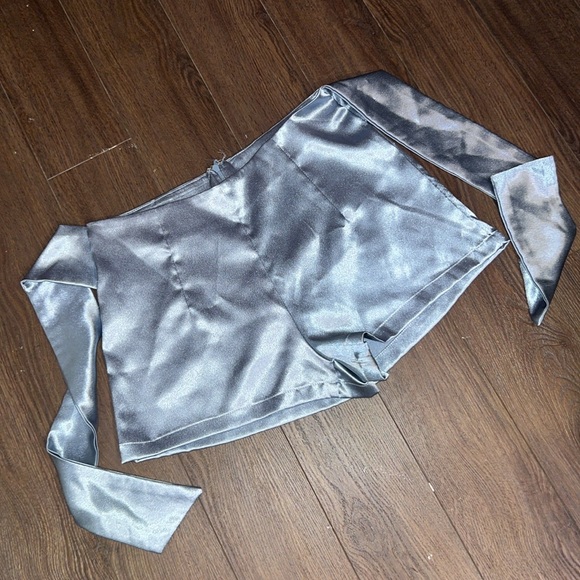 Shein | Satin Self-Tie Short Shorts | Womens | Bundle N Save - Picture 4 of 4